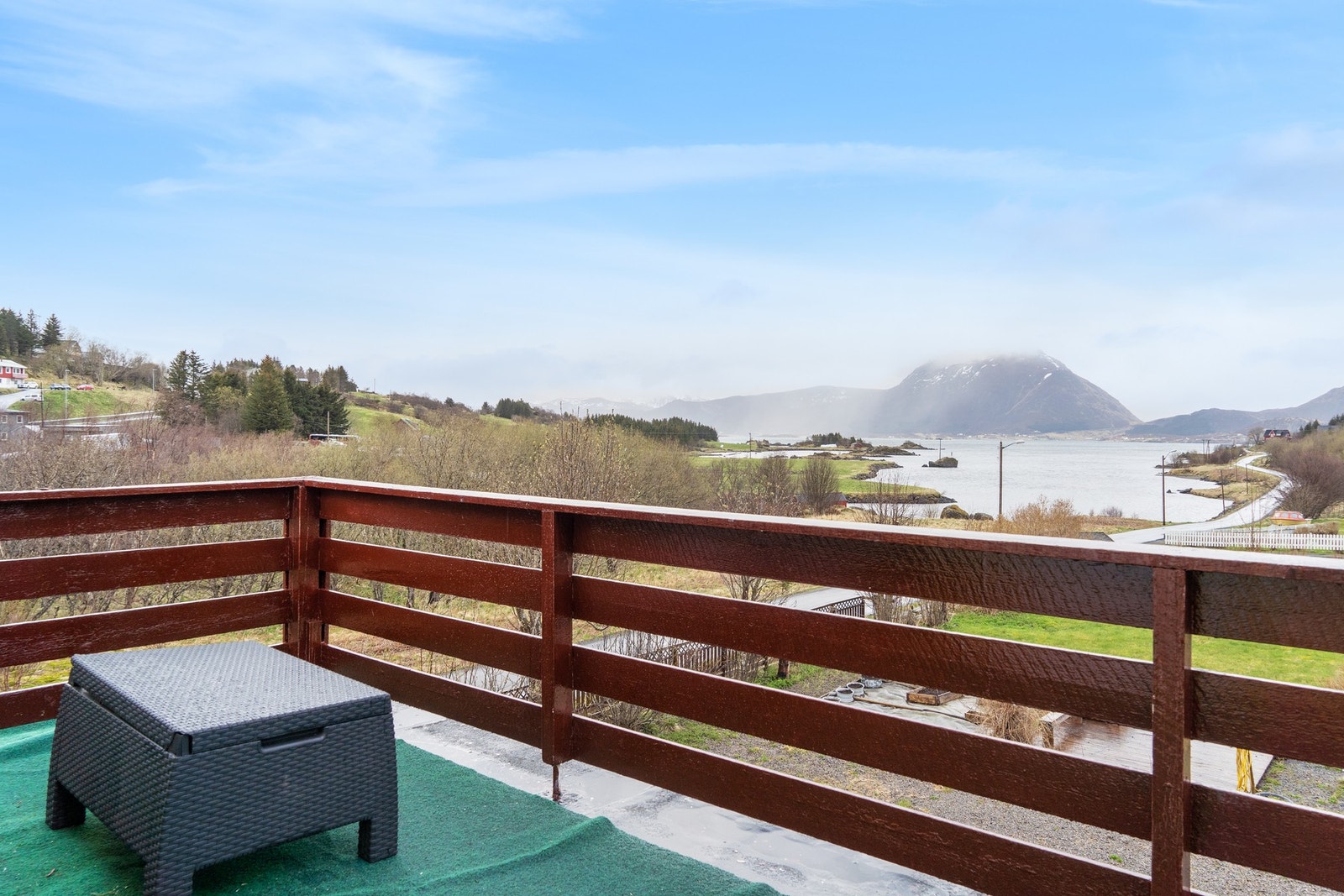 Balkongen på loftet er av romslig størrelse, og gir god plass for ulikt utemøblement. Galleribilde