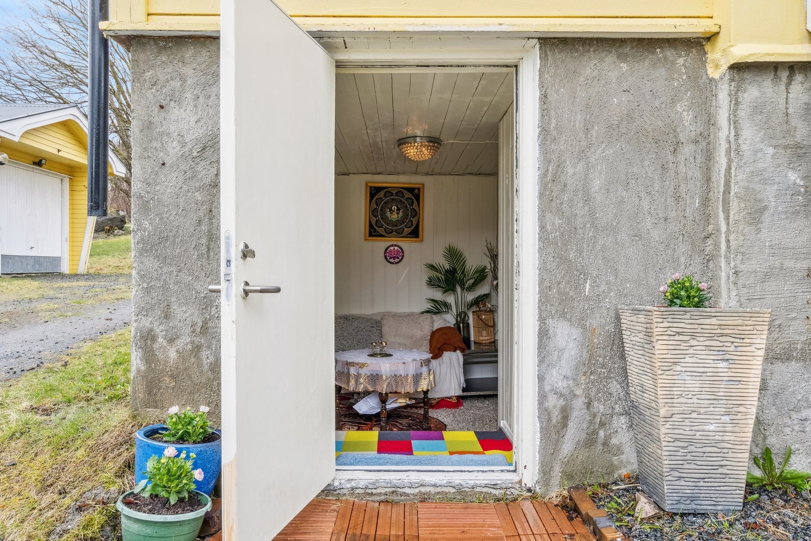 Kjelleretasje med egen inngang! Galleribilde