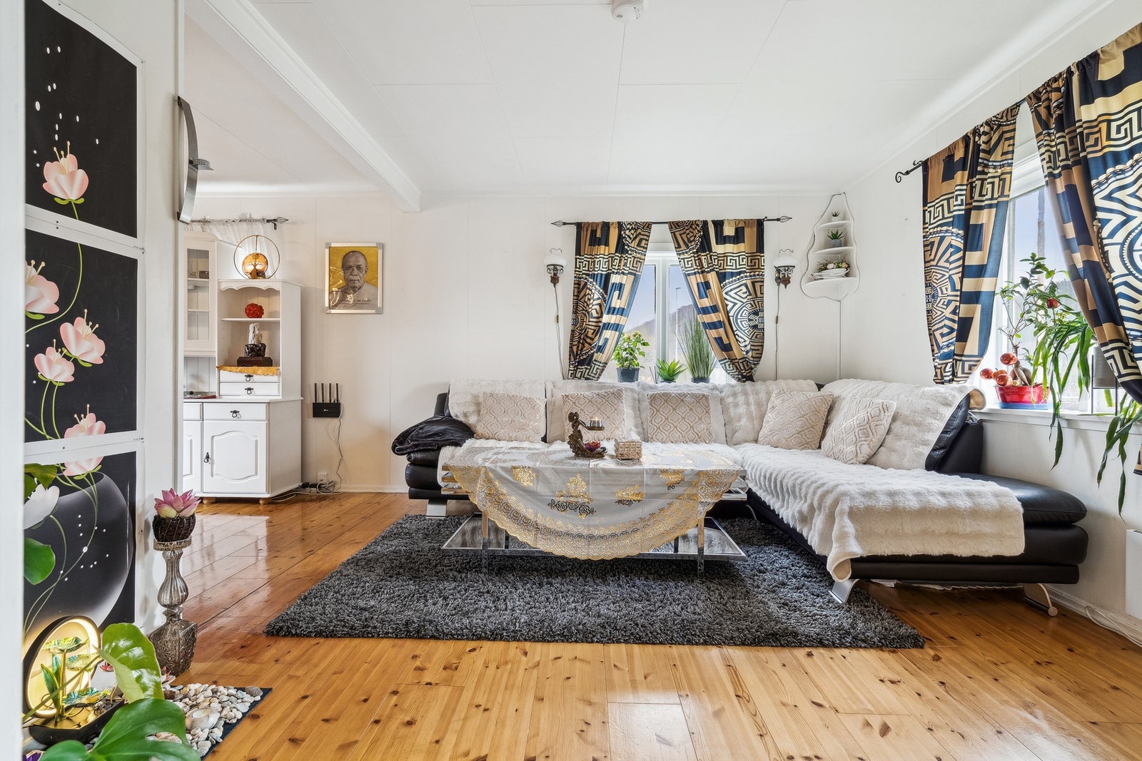 Boligen har en romslig stue, med mange møbleringsmuligheter. Galleribilde