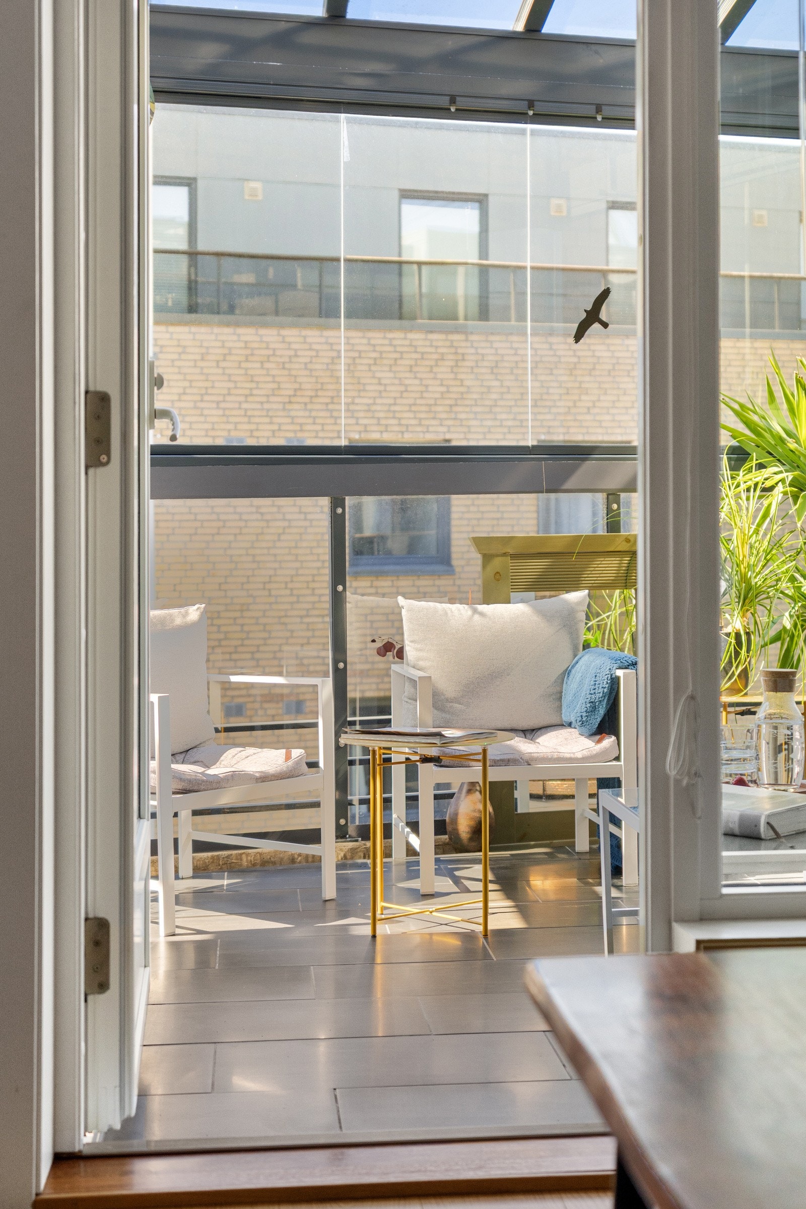 Leiligheten har en innglasset balkong på 8 kvadratmeter. Galleribilde