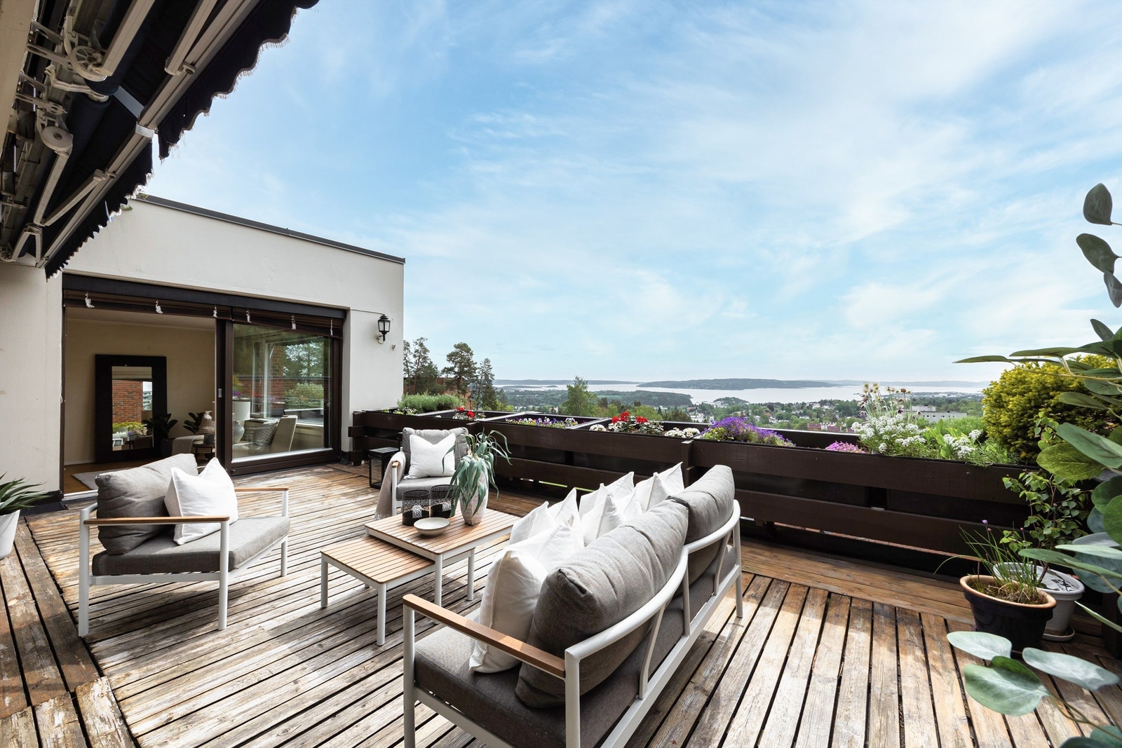 Velkommen til Sondrevegen 2 C! Presentert v/ Therese Ekeli Berg i Krogsveen Galleribilde