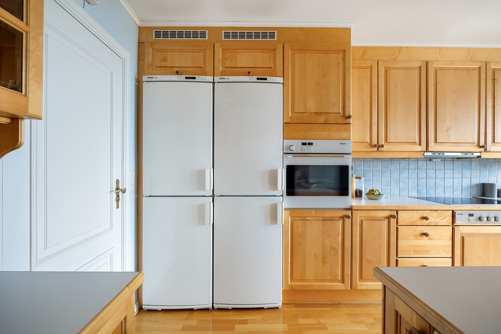 Plass til dobbelt skap med kjøl/frys. Galleribilde