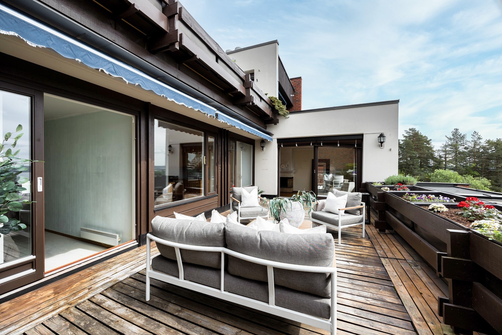 Stor og solrik terrasse på 26 kvm. Galleribilde