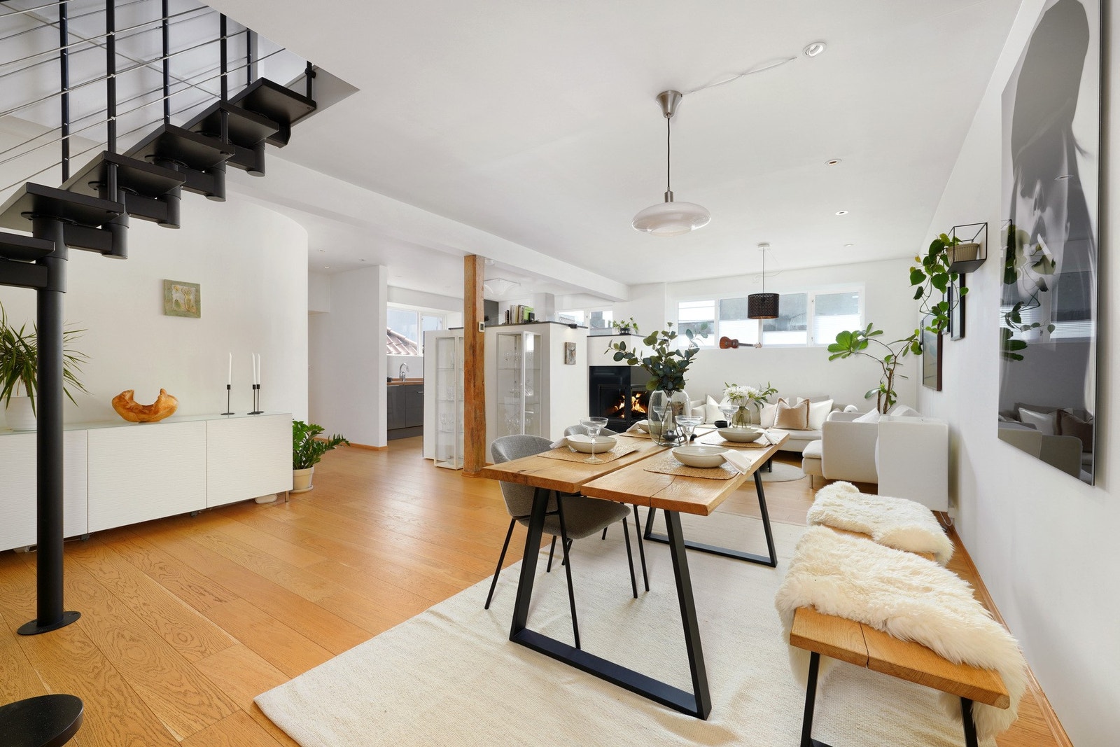 Kjekk spisestue med tv krok Galleribilde