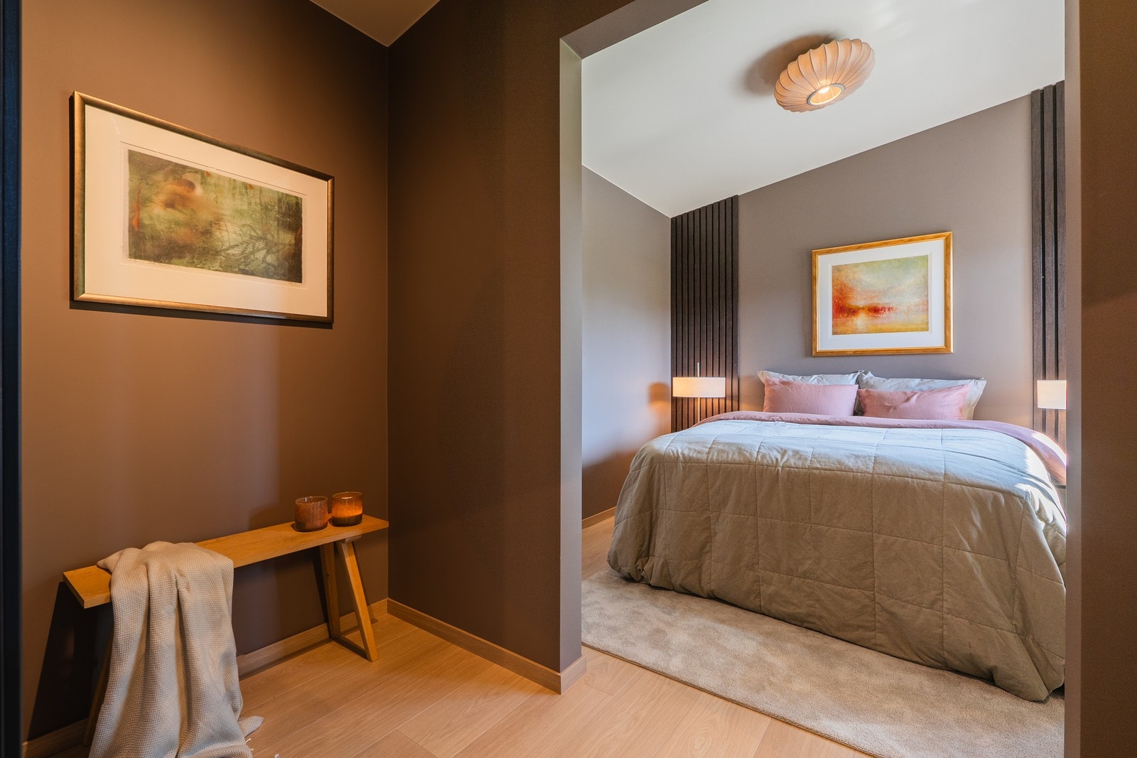 Passasjen mellom gangen og soverommet har gode møbleringsmuligheter til f.eks garderobeskap. Galleribilde