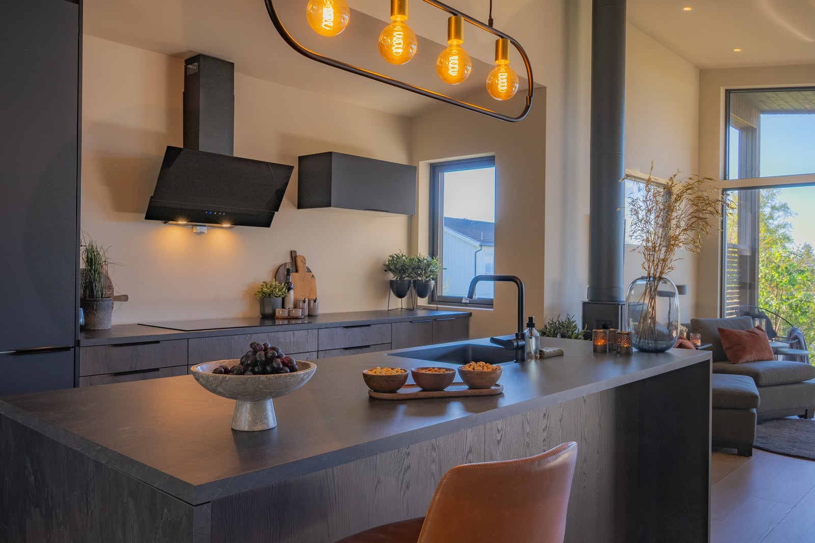 Godt med skap- og benkeplass. Galleribilde