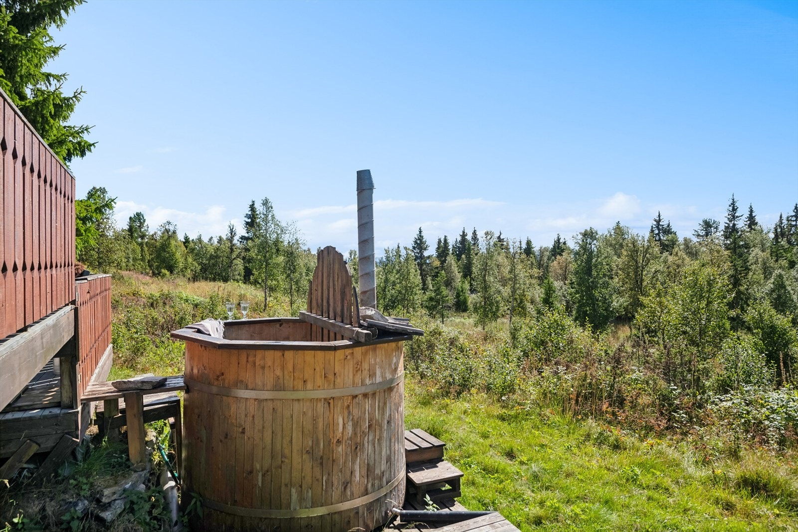 Badestamp nedenfor verandaen. Galleribilde