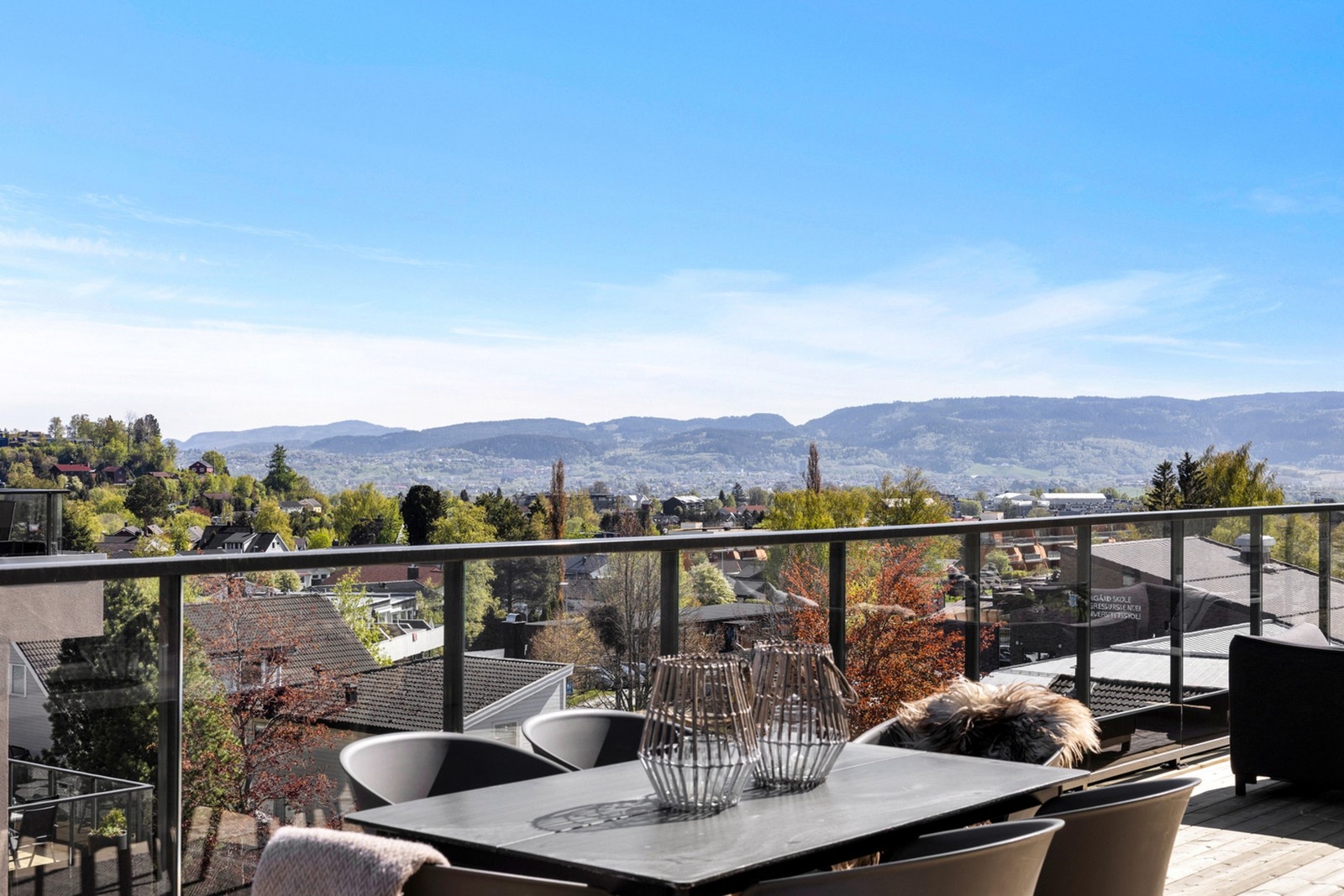 TAKTERRASSE Galleribilde