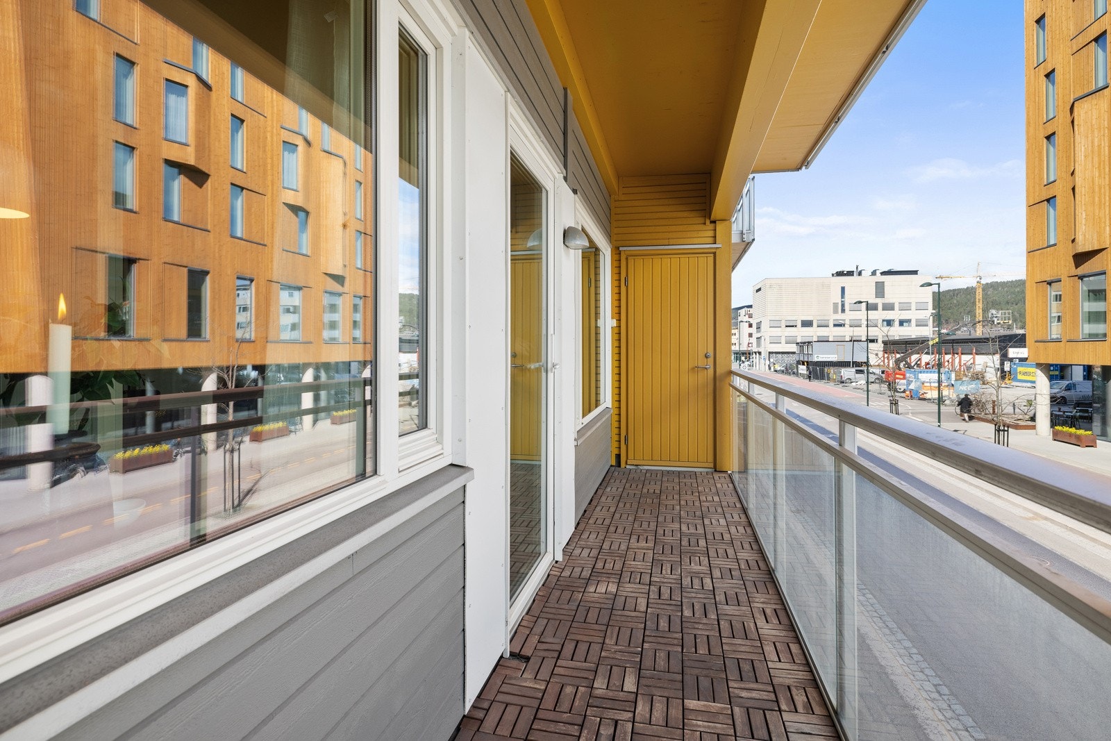 Tilgang til en praktisk utebod på balkongen. Galleribilde