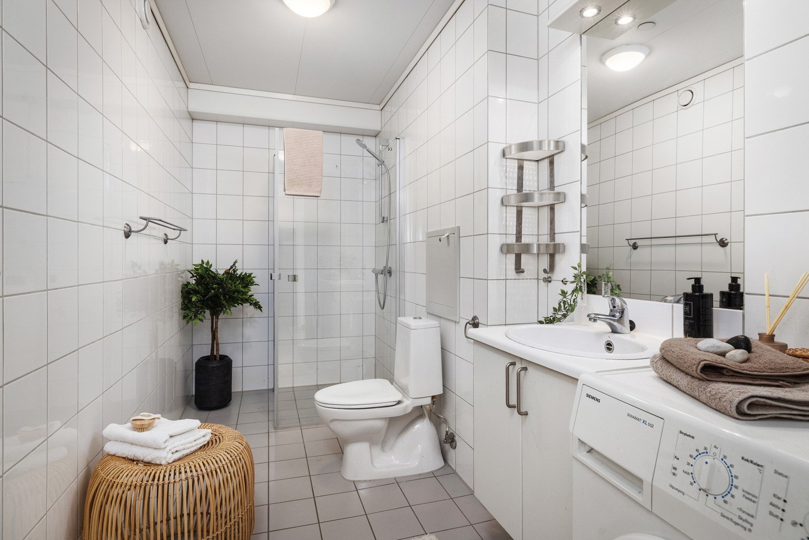 Helfliset bad med varme i gulvet. Galleribilde