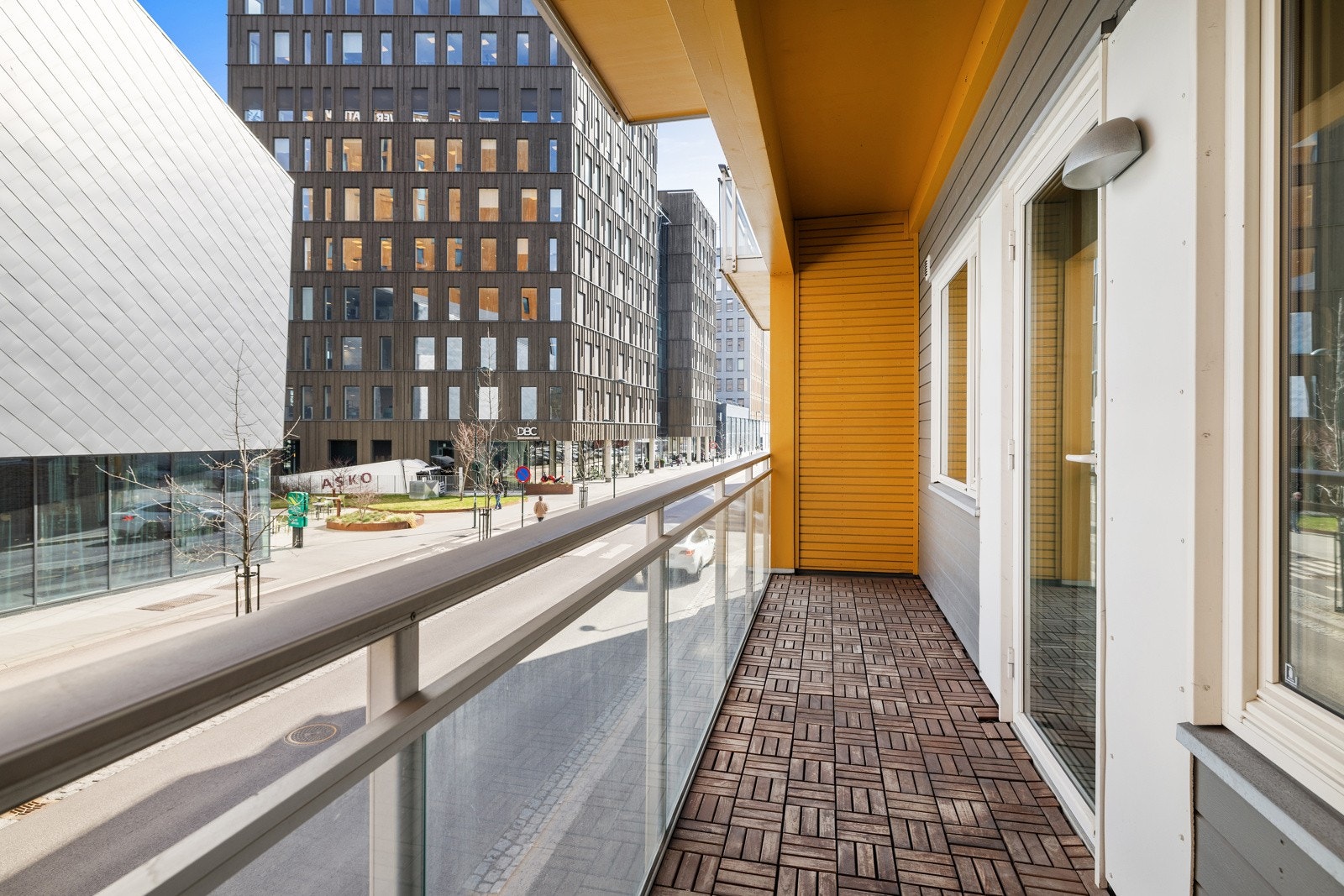 Leiligheten disponerer en egen balkong vendt mot nordøst. Galleribilde
