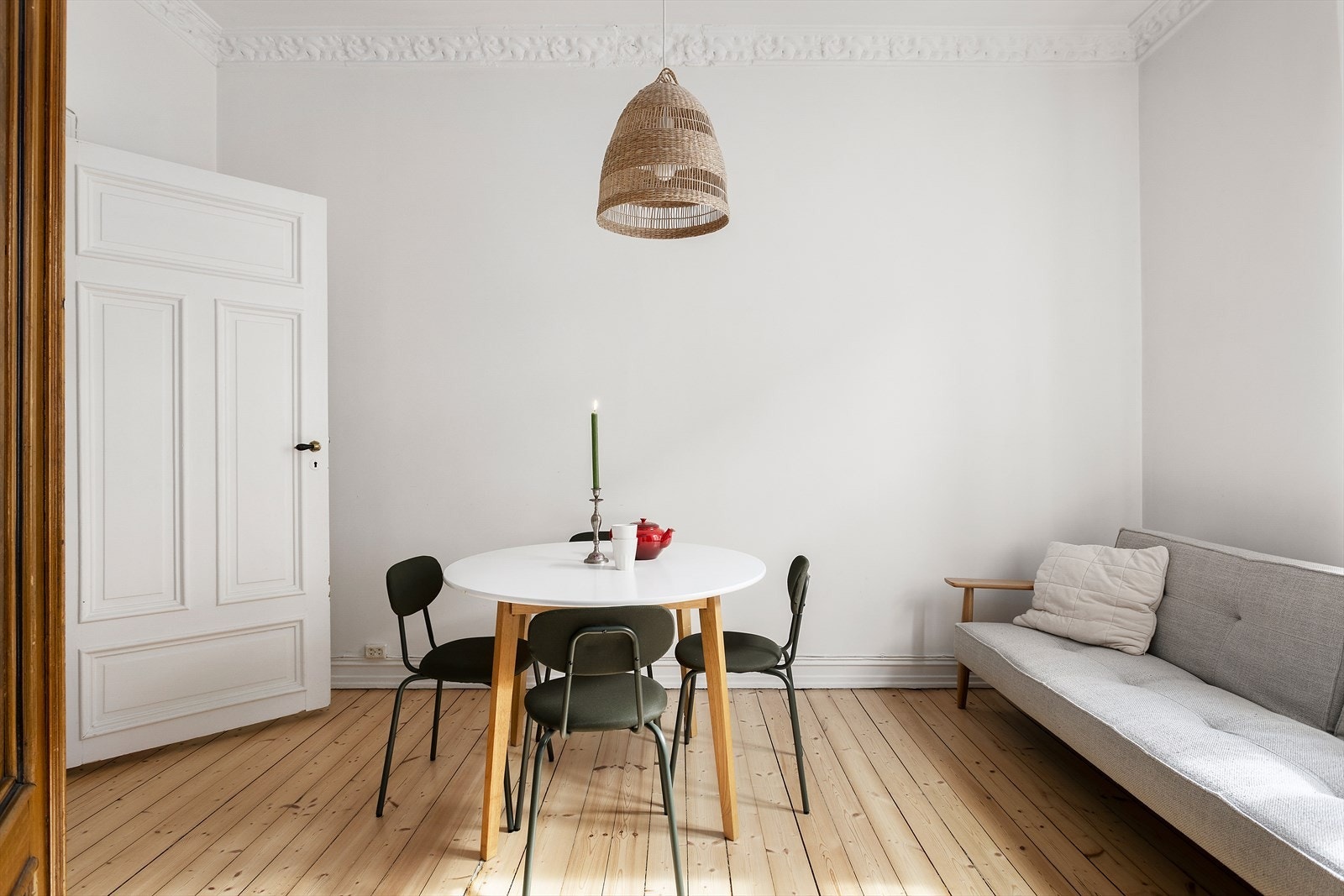 Ene soverommet blir benyttet som spisestue. Galleribilde