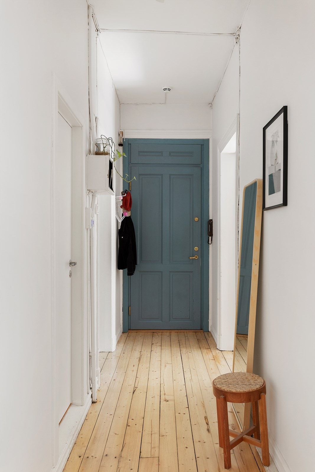 Herfra har du adkomst til alle rom i leiligheten. Galleribilde