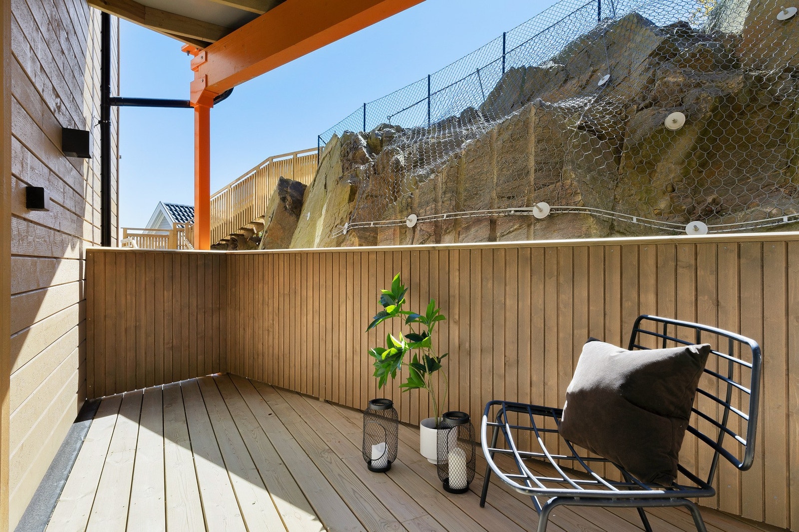 Utgang til en sydvendt balkong fra hovedsoverommet Galleribilde