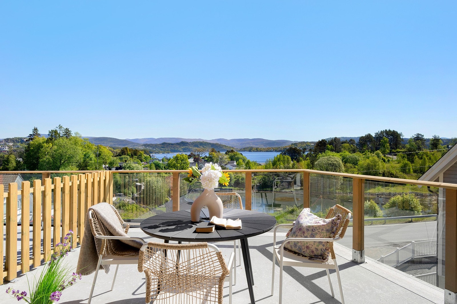 Bergby eiendomsmegling v/ Tarek Bergfjord har gleden av å presentere Bjorøyvegen 93 Galleribilde