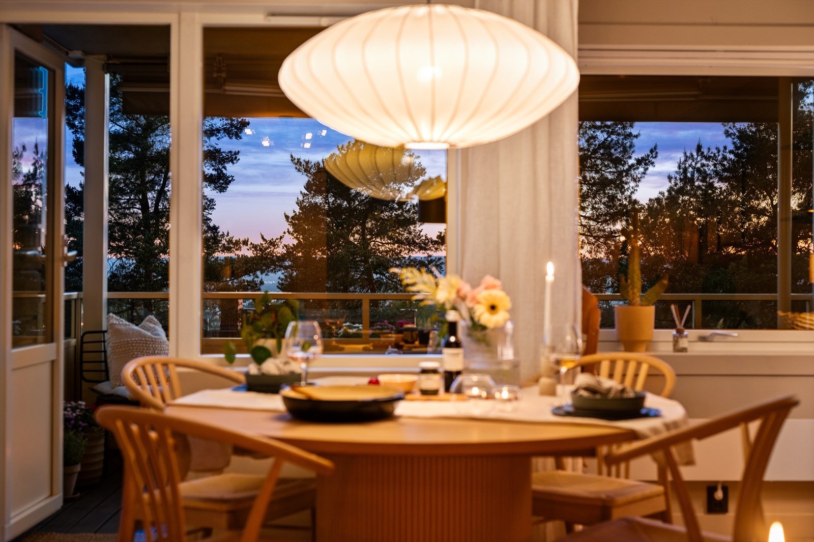 Her kan du nyte flotte solnedganger både fra stuen og fra balkongen. Galleribilde