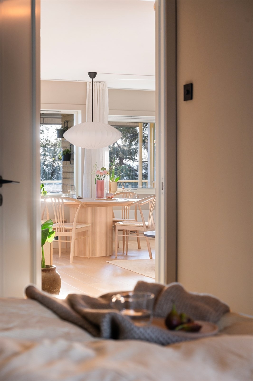 Leiligheten er gjennomgående, lys og luftig. Galleribilde