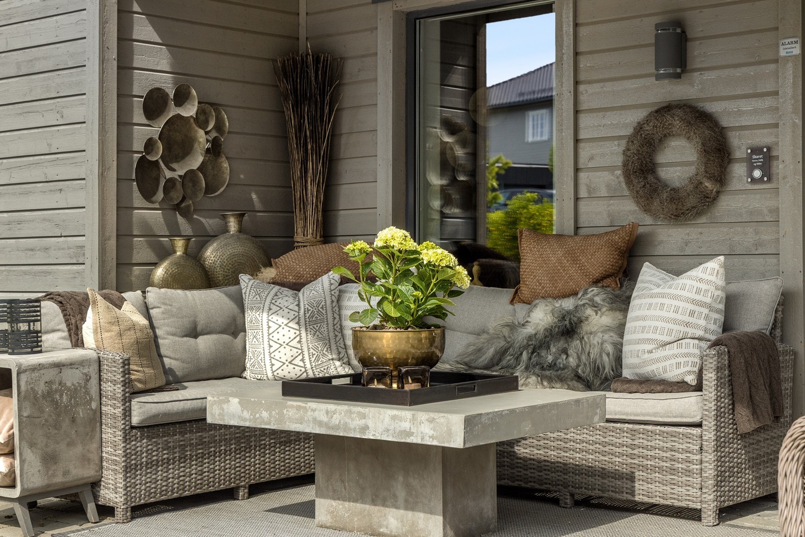 Med en sittegruppe foran døren blir det en litt ekstra hyggelig velkomst. Galleribilde