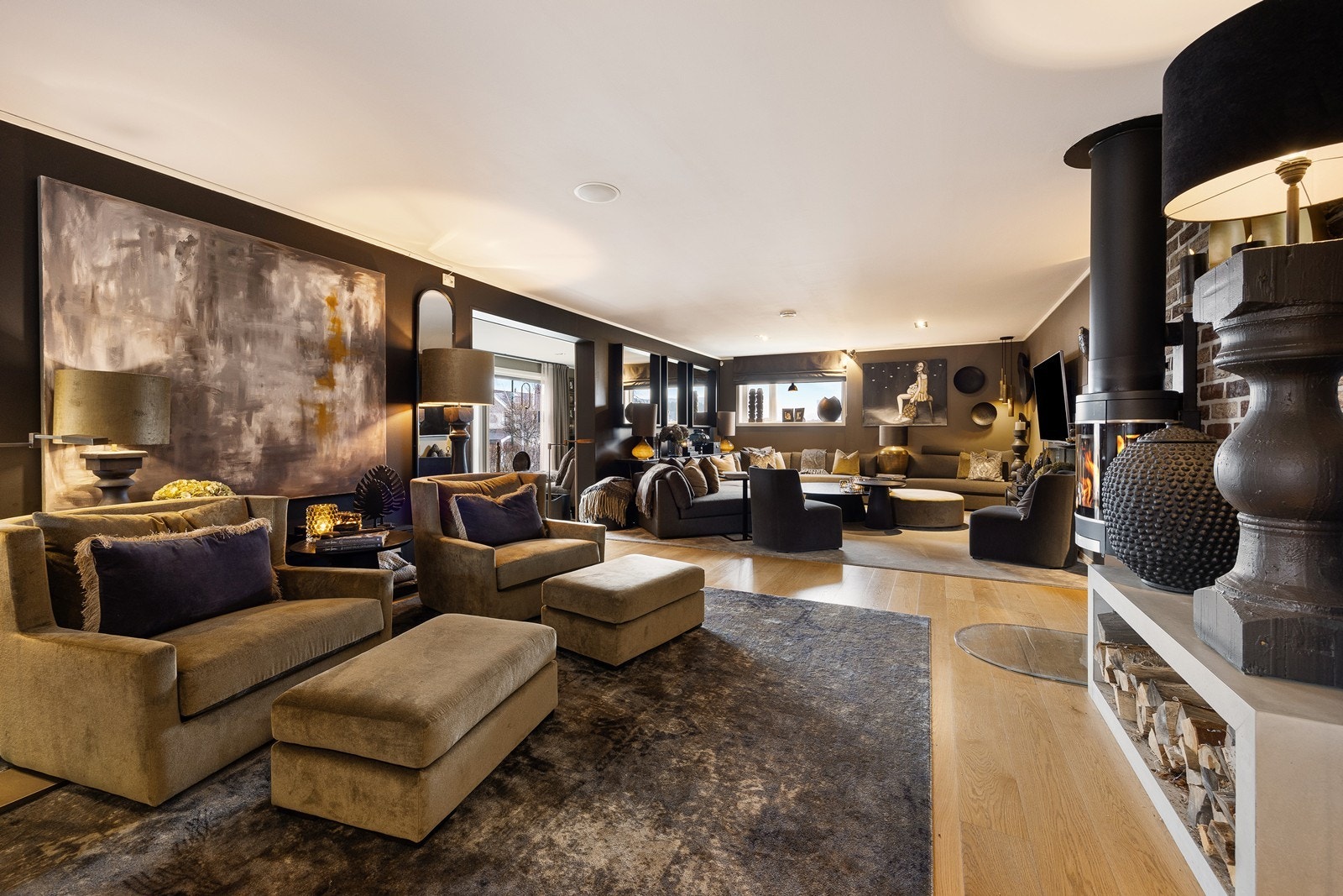 Stuen gir mange muligheter for møblering. Galleribilde