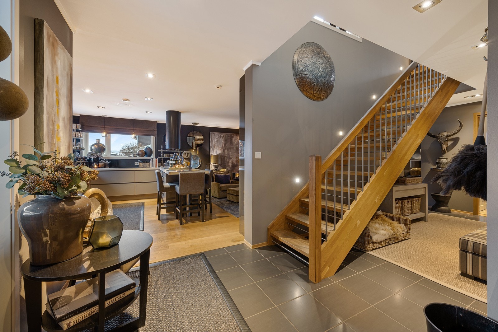 Trappen tar deg videre opp til 2. etasje. Galleribilde