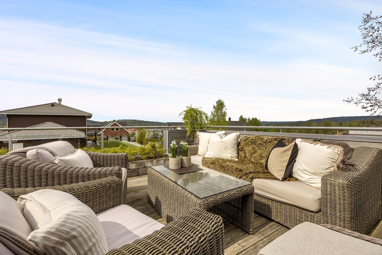 Nyt sommerdagene her. Galleribilde