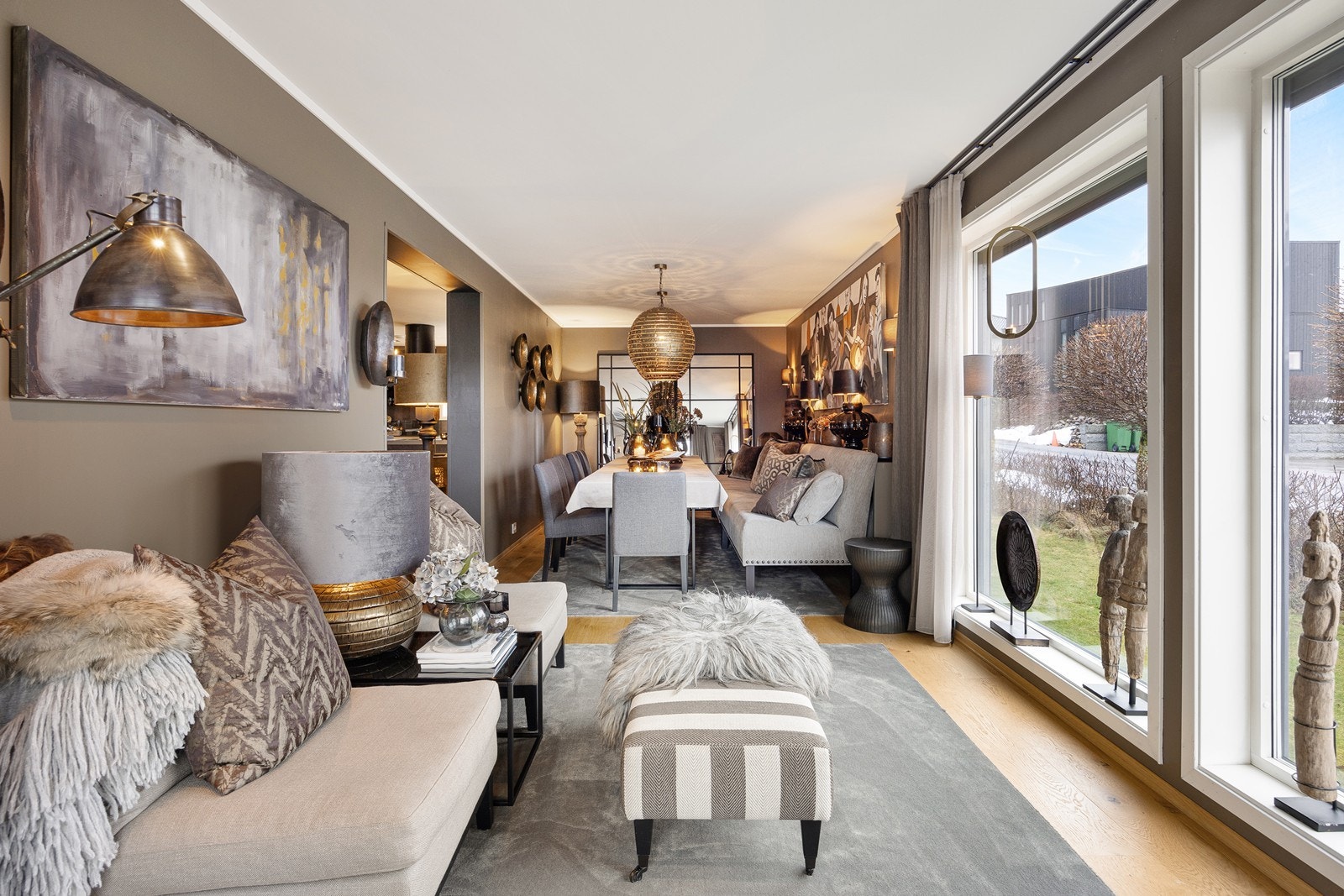 Med store vindusflater er man sikret rikelig med lysinnslipp. Galleribilde