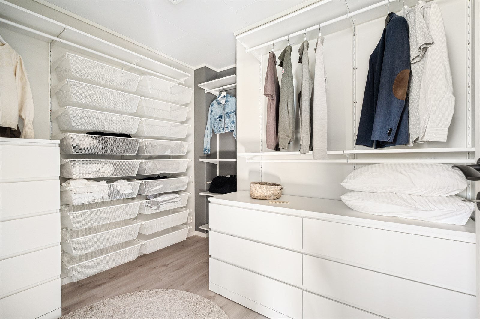 Walk in garderobe Galleribilde