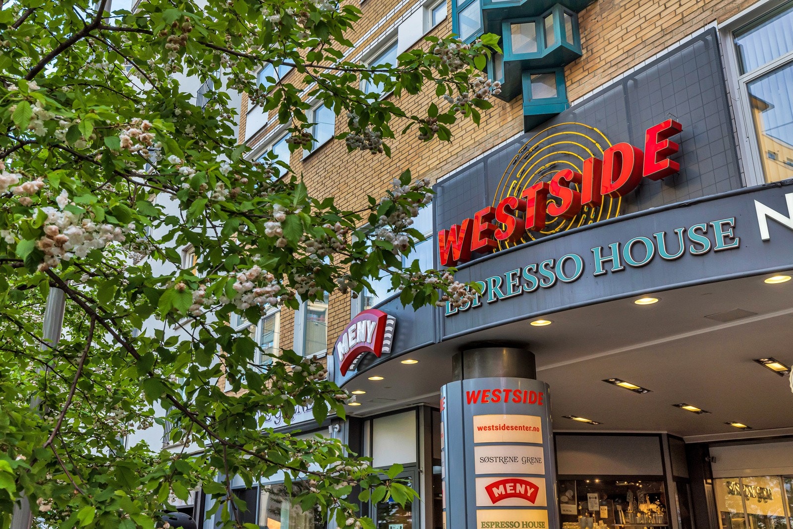 Westside er et litt hemmelig shoppingsenter på Majorstua, en slags innebygget gågate med noen få forretninger Galleribilde