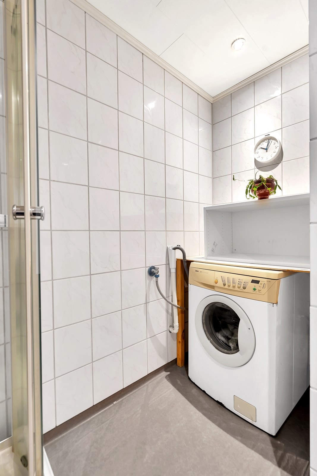 Vaskemaskin rundt hjørnet. Galleribilde