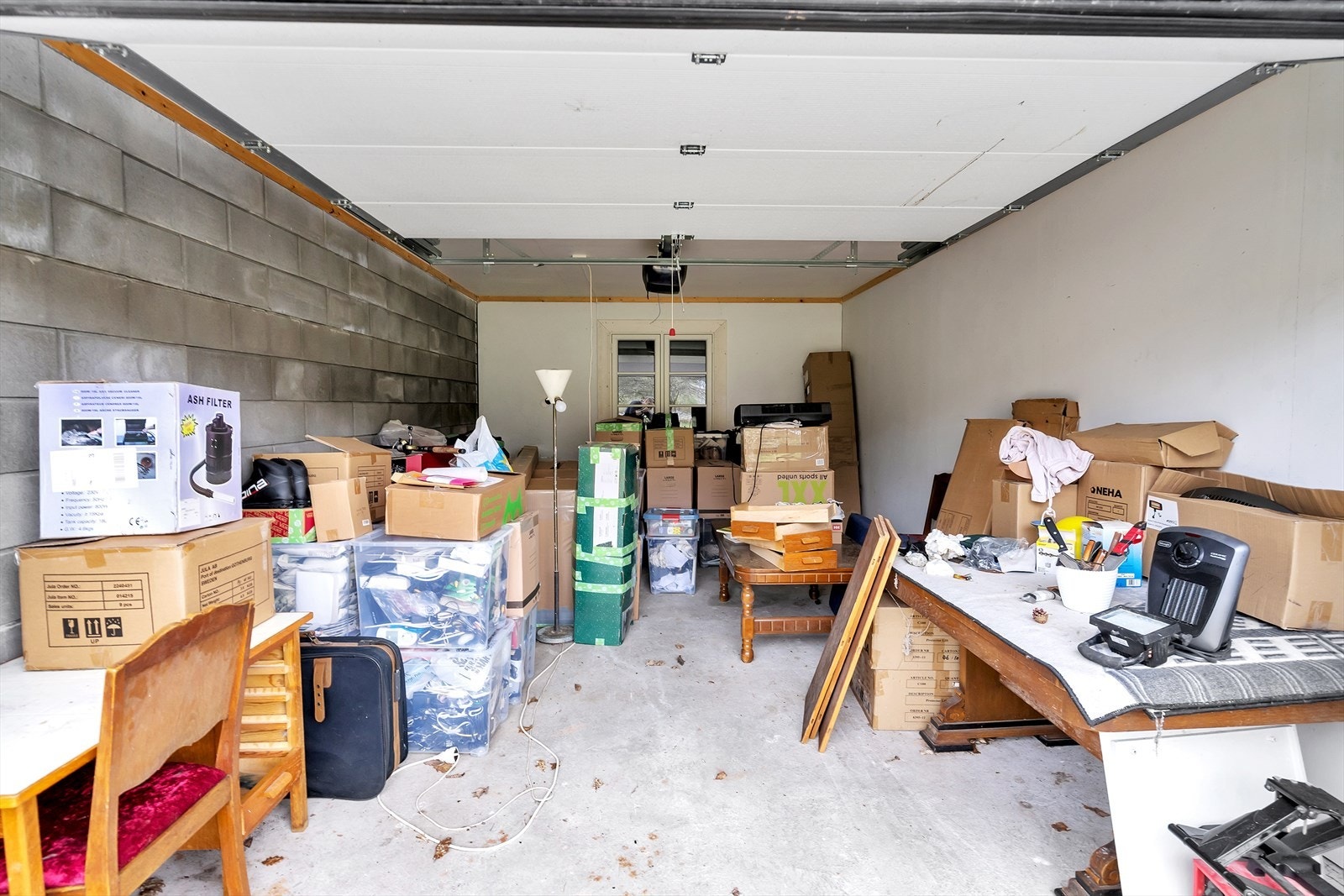 Garasje 2, men leddet port. Galleribilde