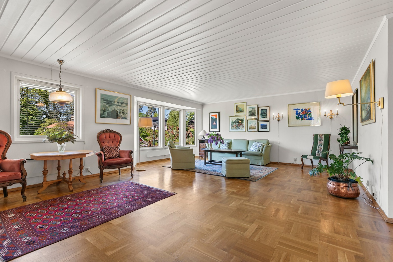 Stuen lar seg fint møblere i ulike soner Galleribilde