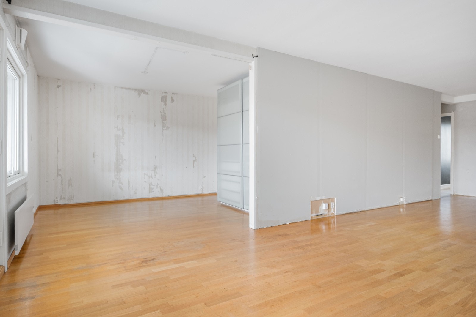 Om ønskelig kan det etableres en "TV-stue" i den minste delen av stuen. Galleribilde