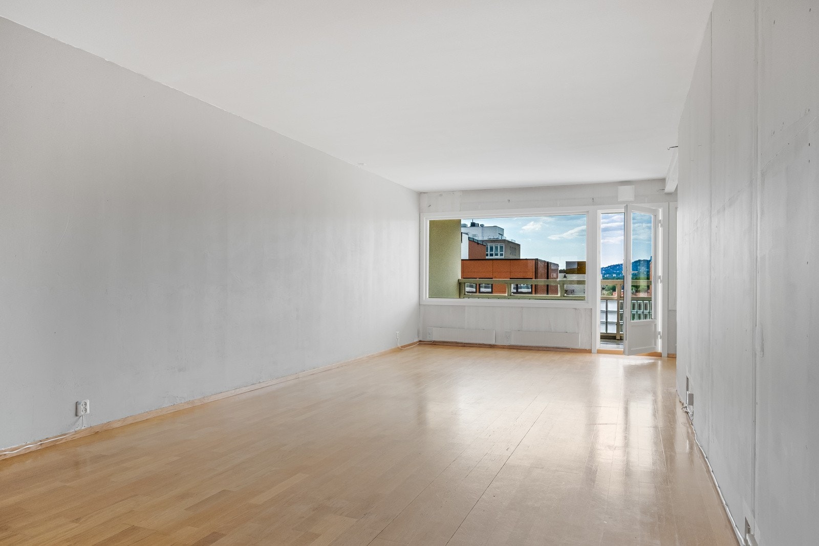 Stuen og spisestuen er av meget god størrelse. Galleribilde