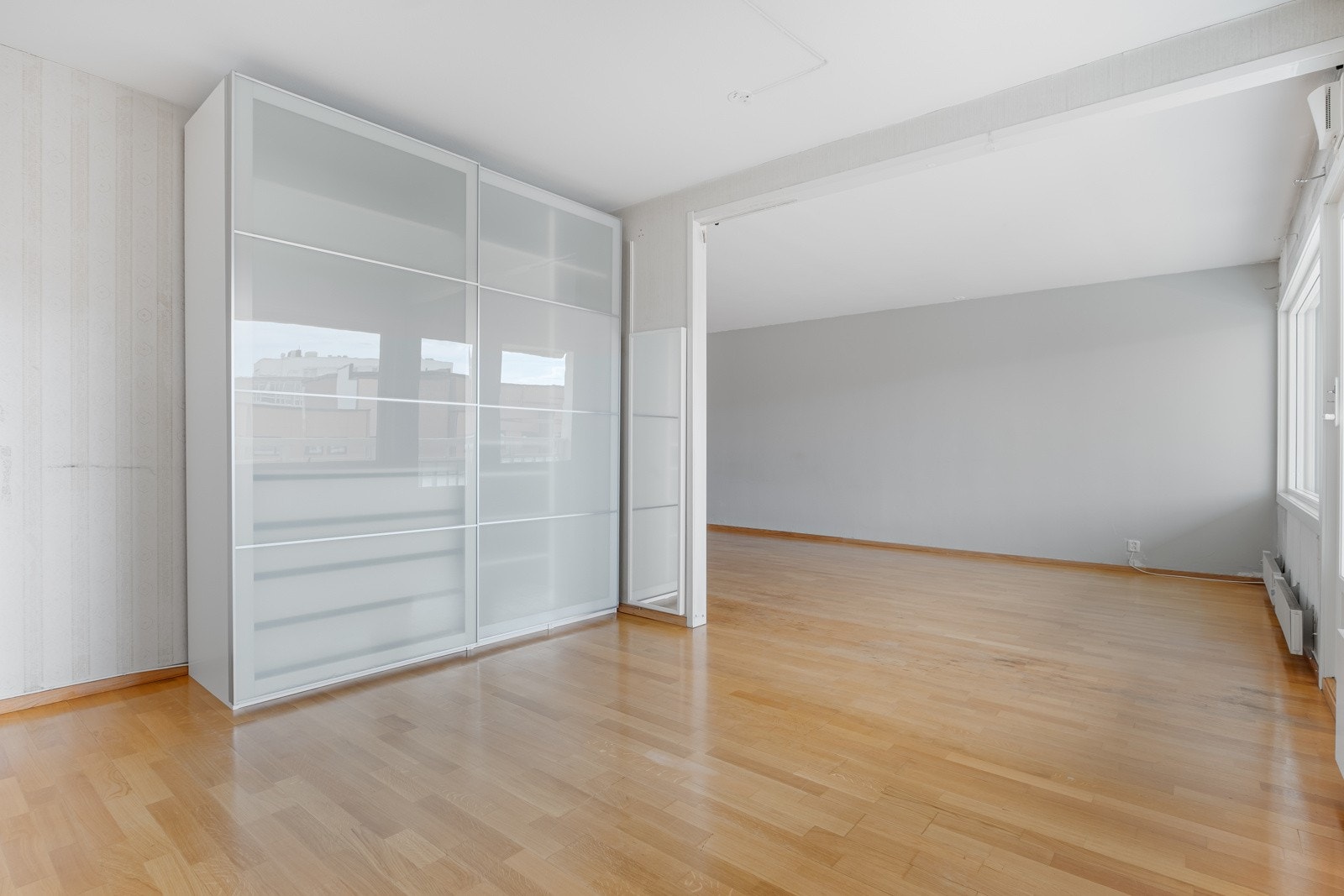 Det er behov for oppgraderinger, men her kan det skapes en flott bolig hvor man kan bo og trives lenge. Galleribilde