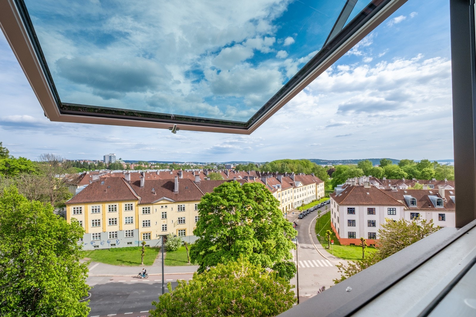 Beliggenheten i 8. etasje gir flott utsikt, samtidig som det blir minimalt med innsyn. Galleribilde