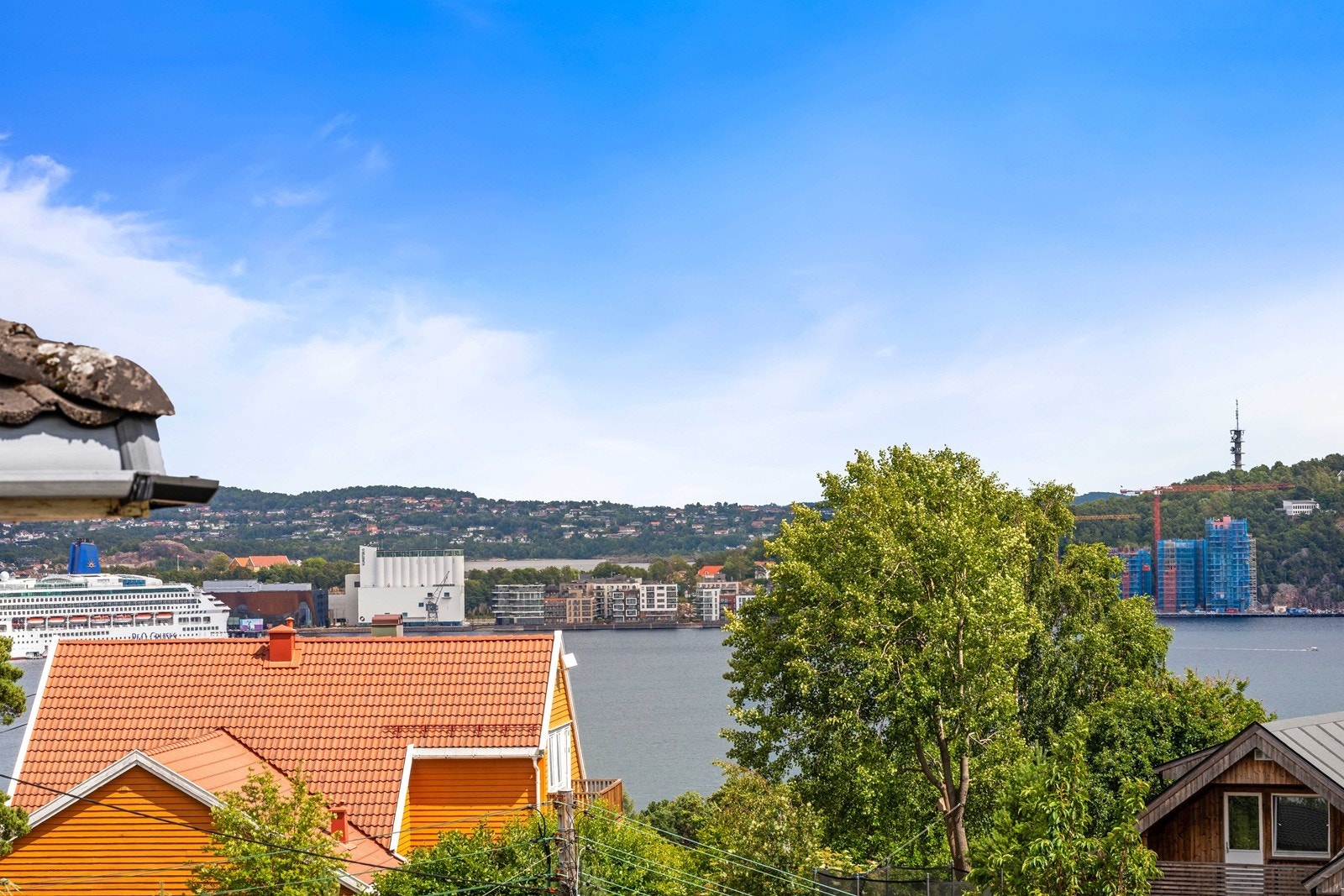 Utsikt mot byen. Galleribilde