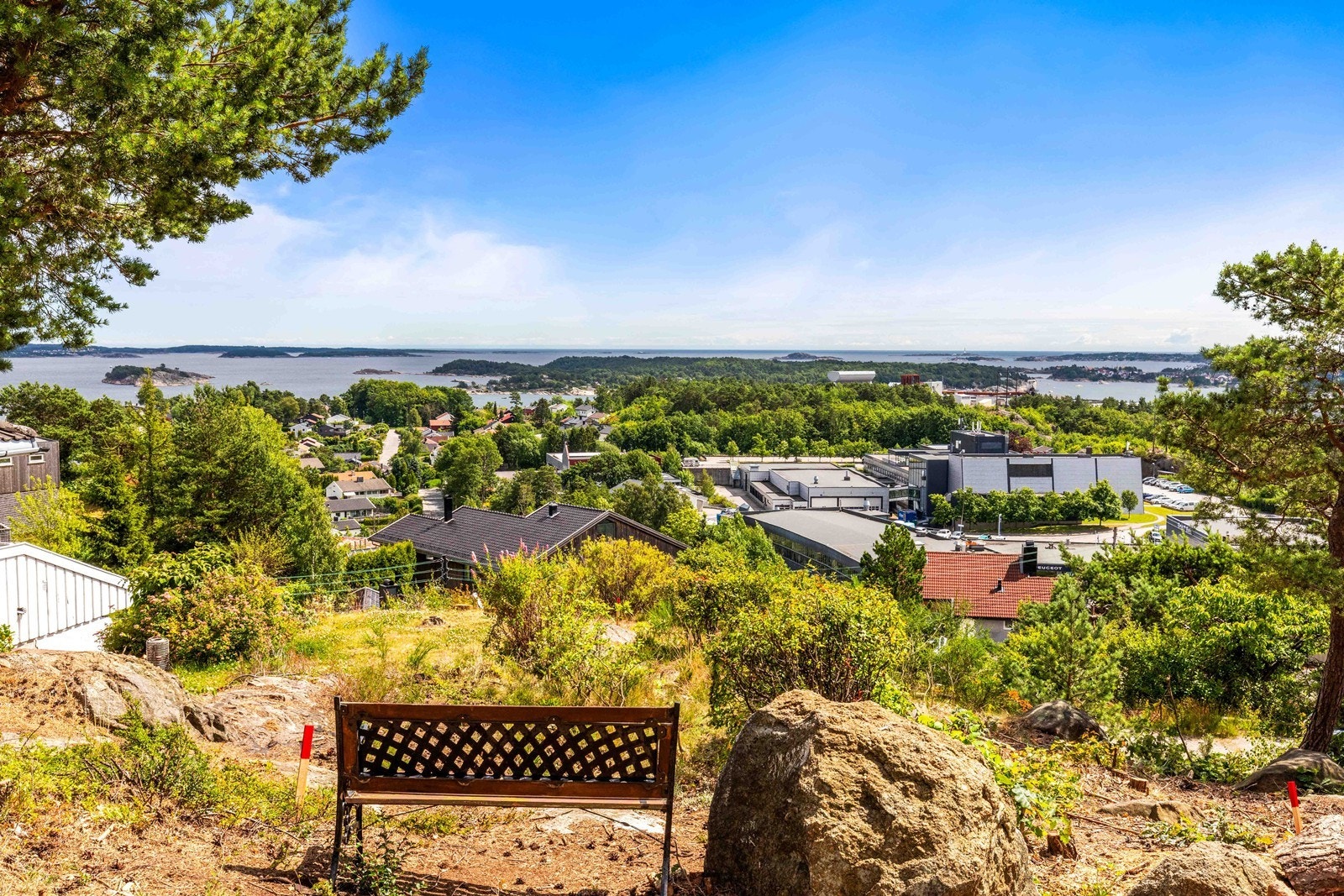 Utsikt. Det er planlagt utvikling og forskjønnelsene av områdene nedenfor. Galleribilde