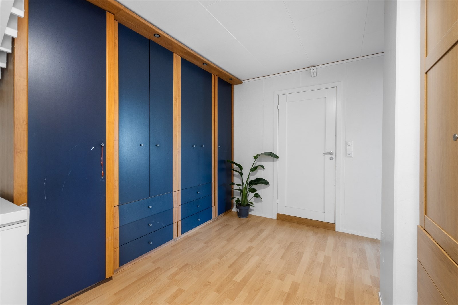 Fra gang i underetasje er det adkomst til boligens 2 soverom og bad. Galleribilde