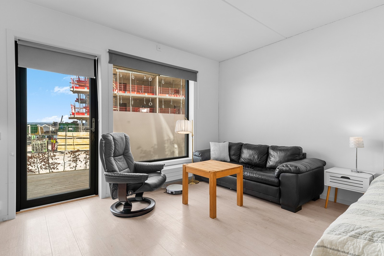 Fra stuen er det utgang til markterrasse Galleribilde