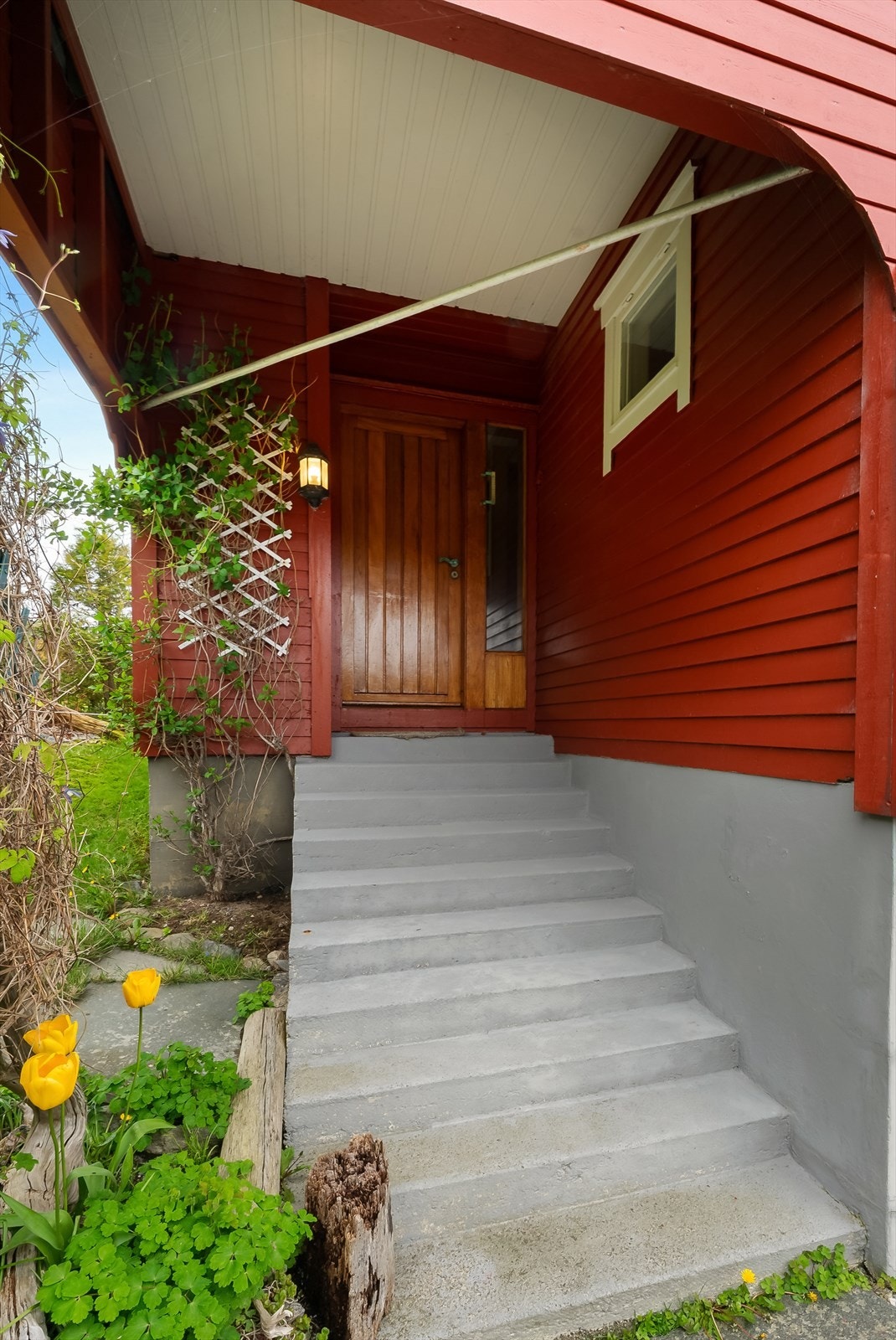 Inngangsparti fra baksiden. Galleribilde