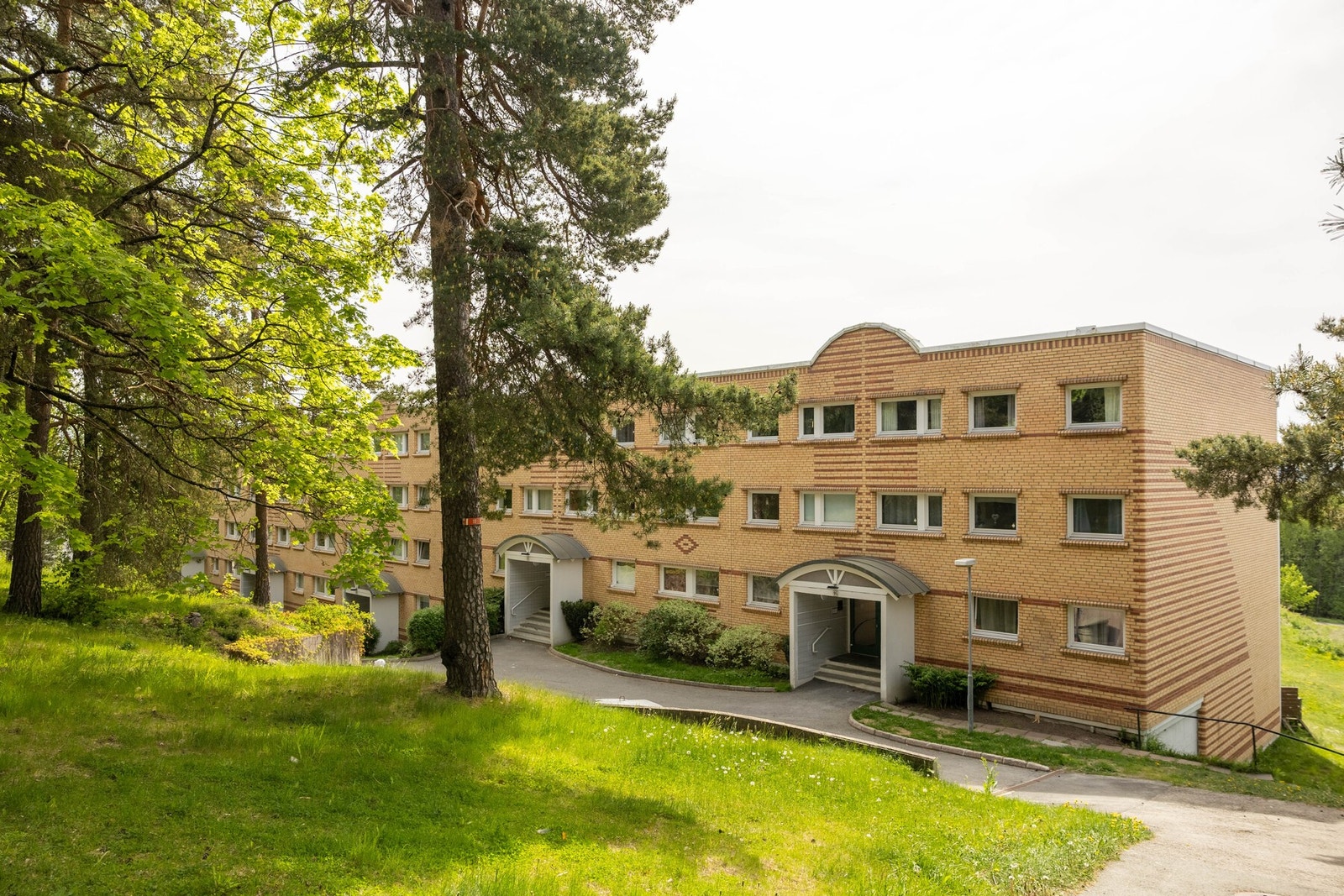 Med Lillomarka som nærmeste nabo finnes det milevis med tur- og skiløyper og flere idylliske badevann. Galleribilde