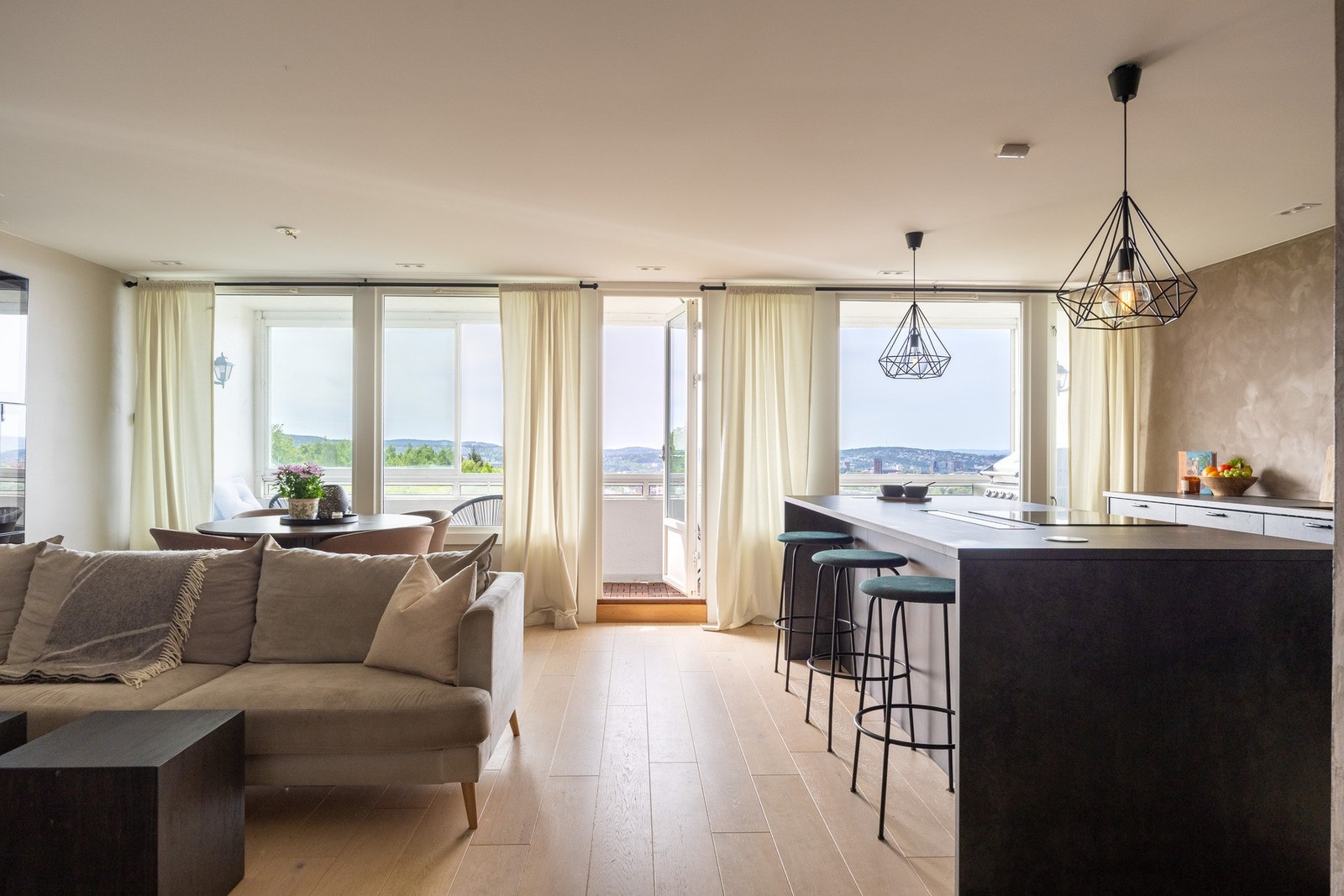 Rødbergveien 95 presenteres av EIE eiendomsmegling ved Alexander Birkeland. Galleribilde