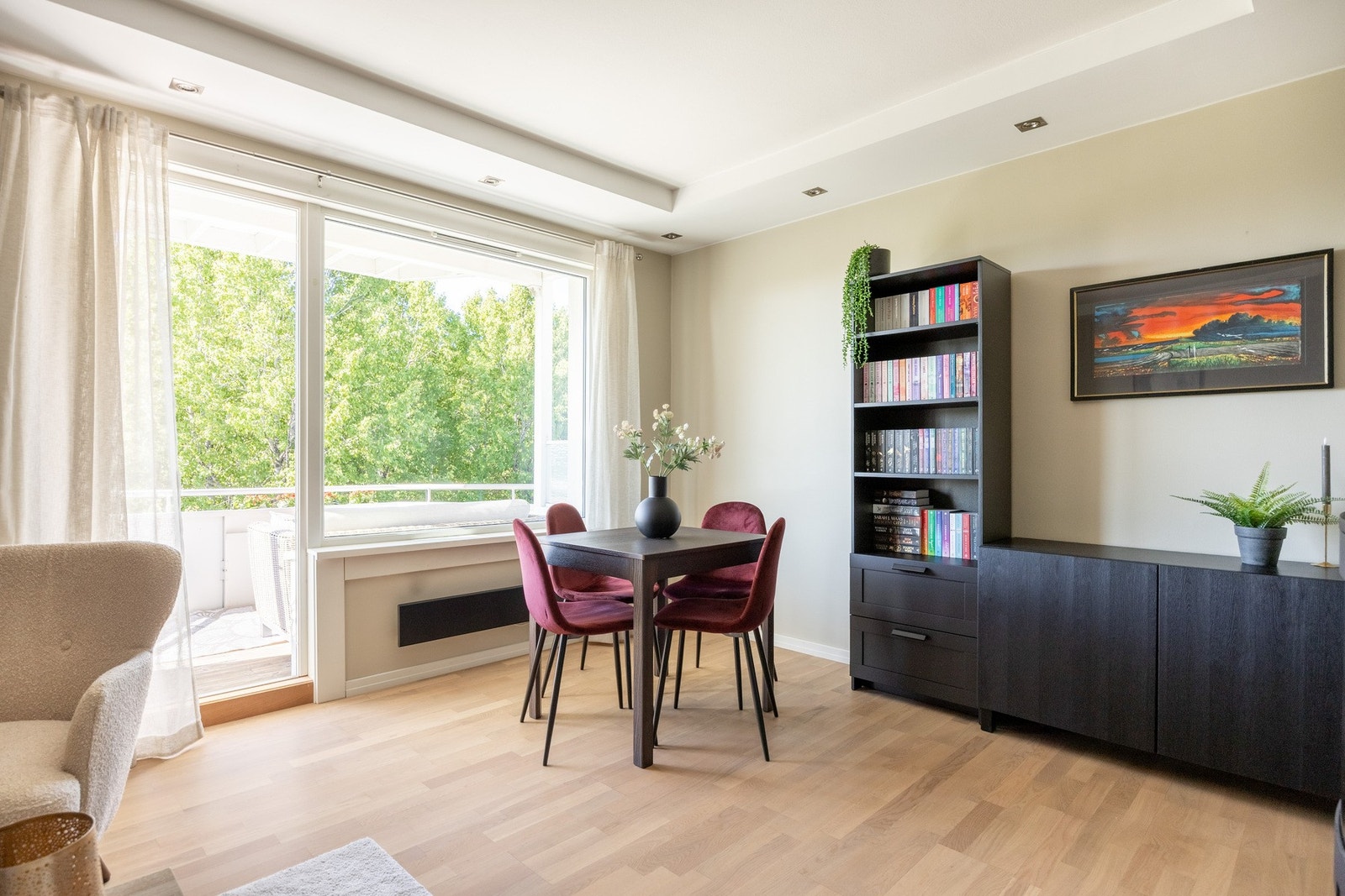 Det er også naturlig plass til spisestue. Galleribilde