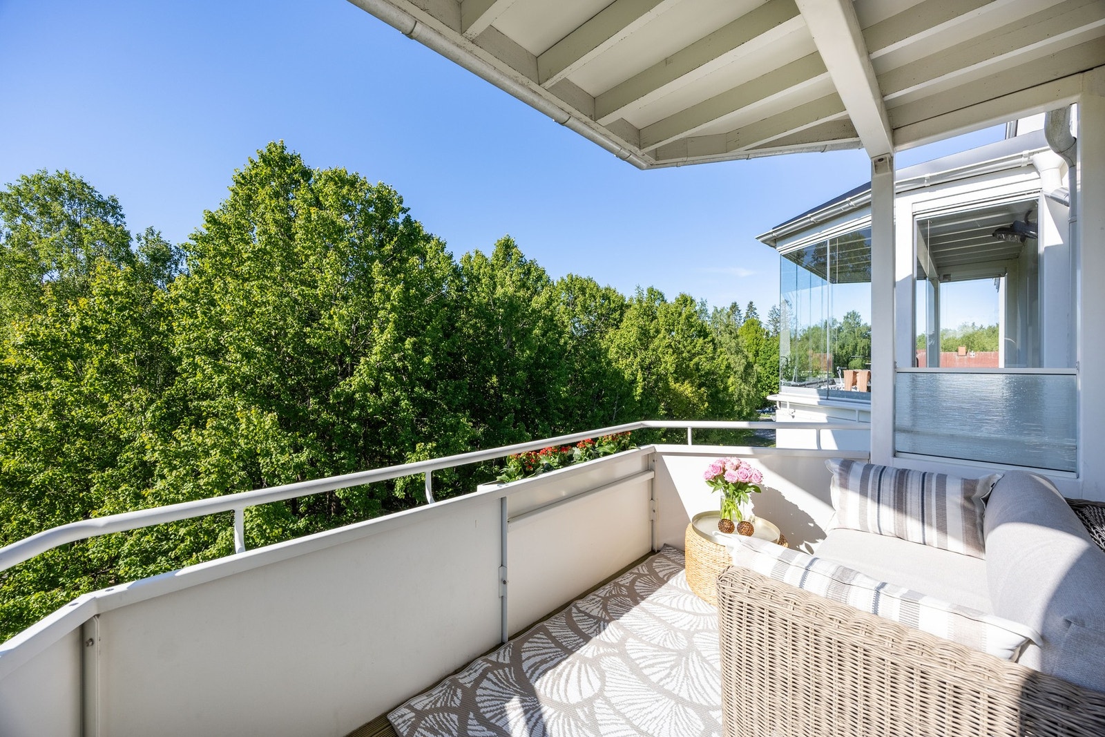 Balkongen har fine solforhold. Galleribilde