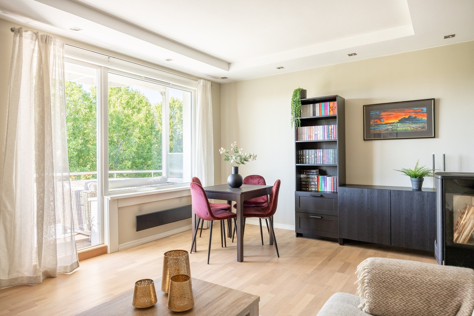 Stuen er lys og innbydende. Galleribilde