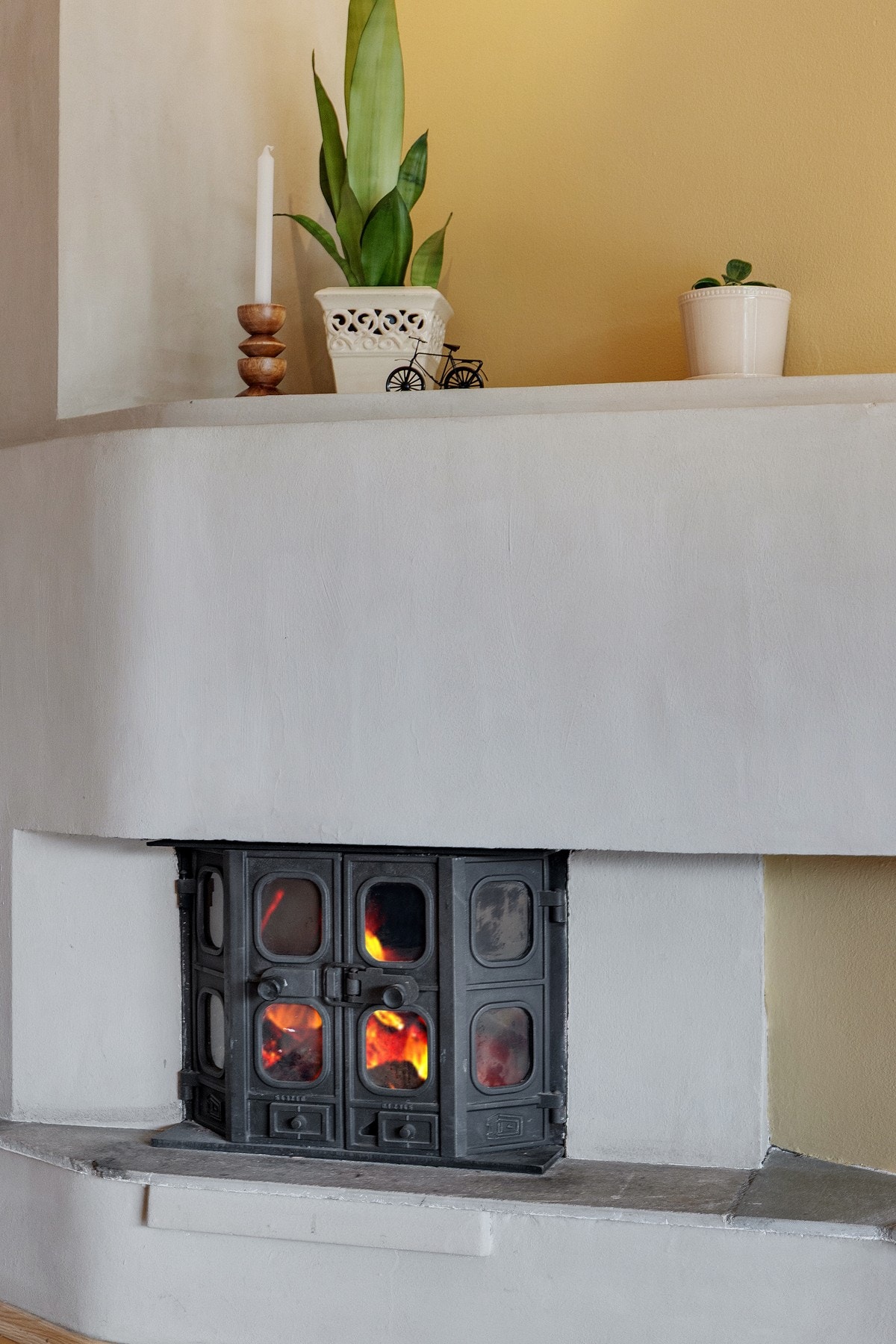 Flott peis som gir godt med varme og skaper en lun atmosfære. Galleribilde