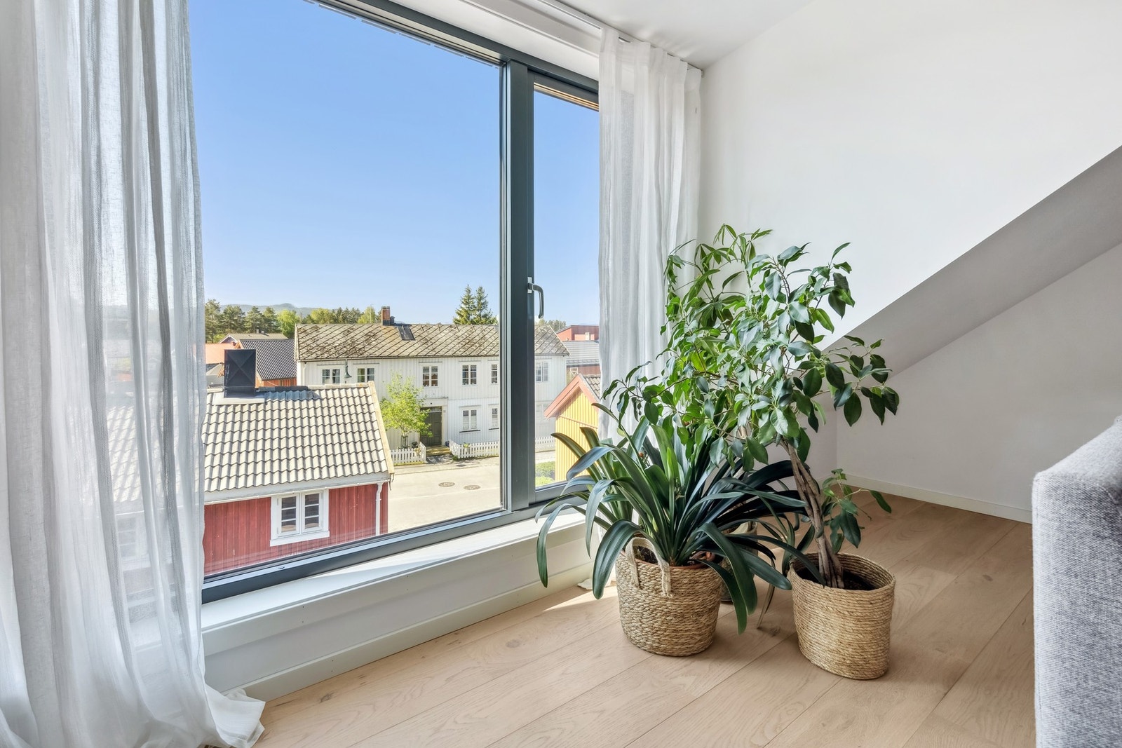 Tomannsboligen ligger svært rolig og skjermet til. Galleribilde