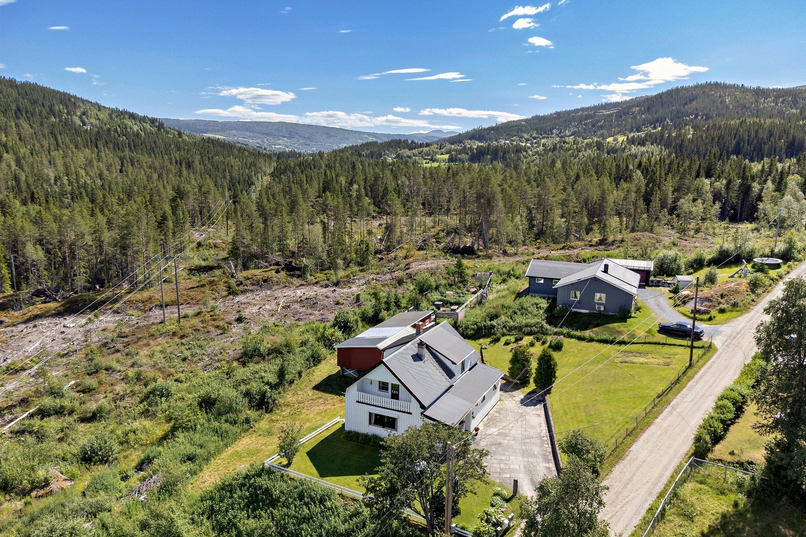Eiendommen ligger fint til på Eidet i Ålen, bare en kort kjøretur fra sentrum Galleribilde