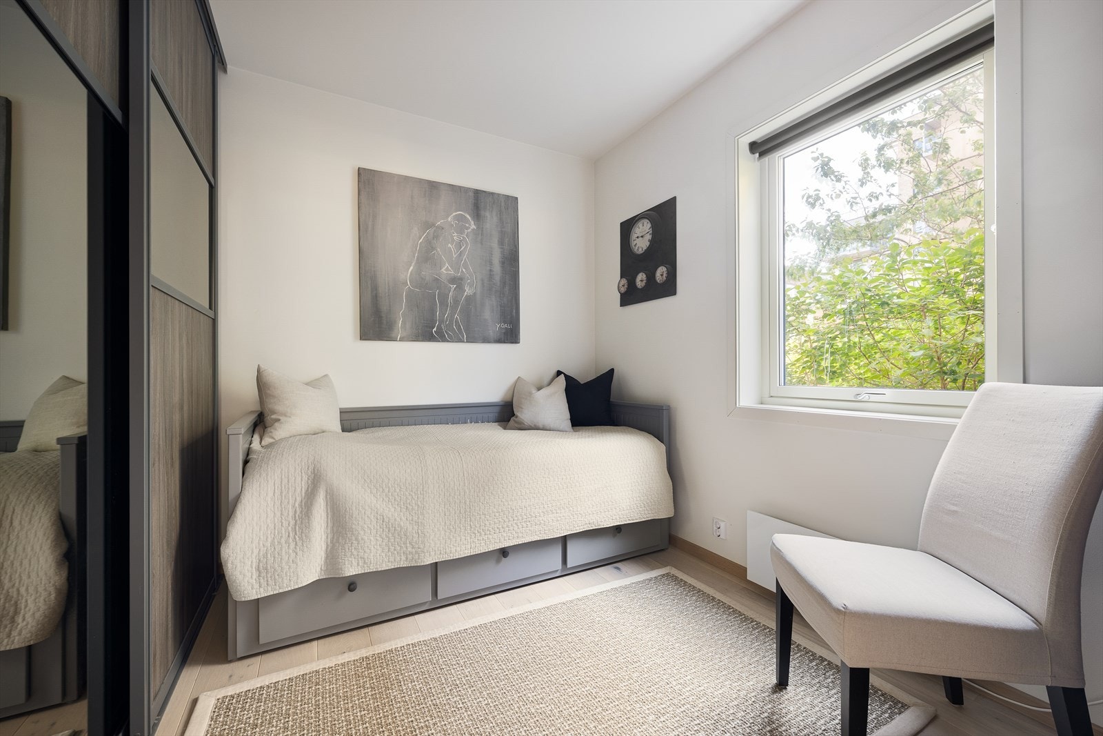 Rommene egner seg ypperlig som barnerom, gjesterom eller kontor Galleribilde