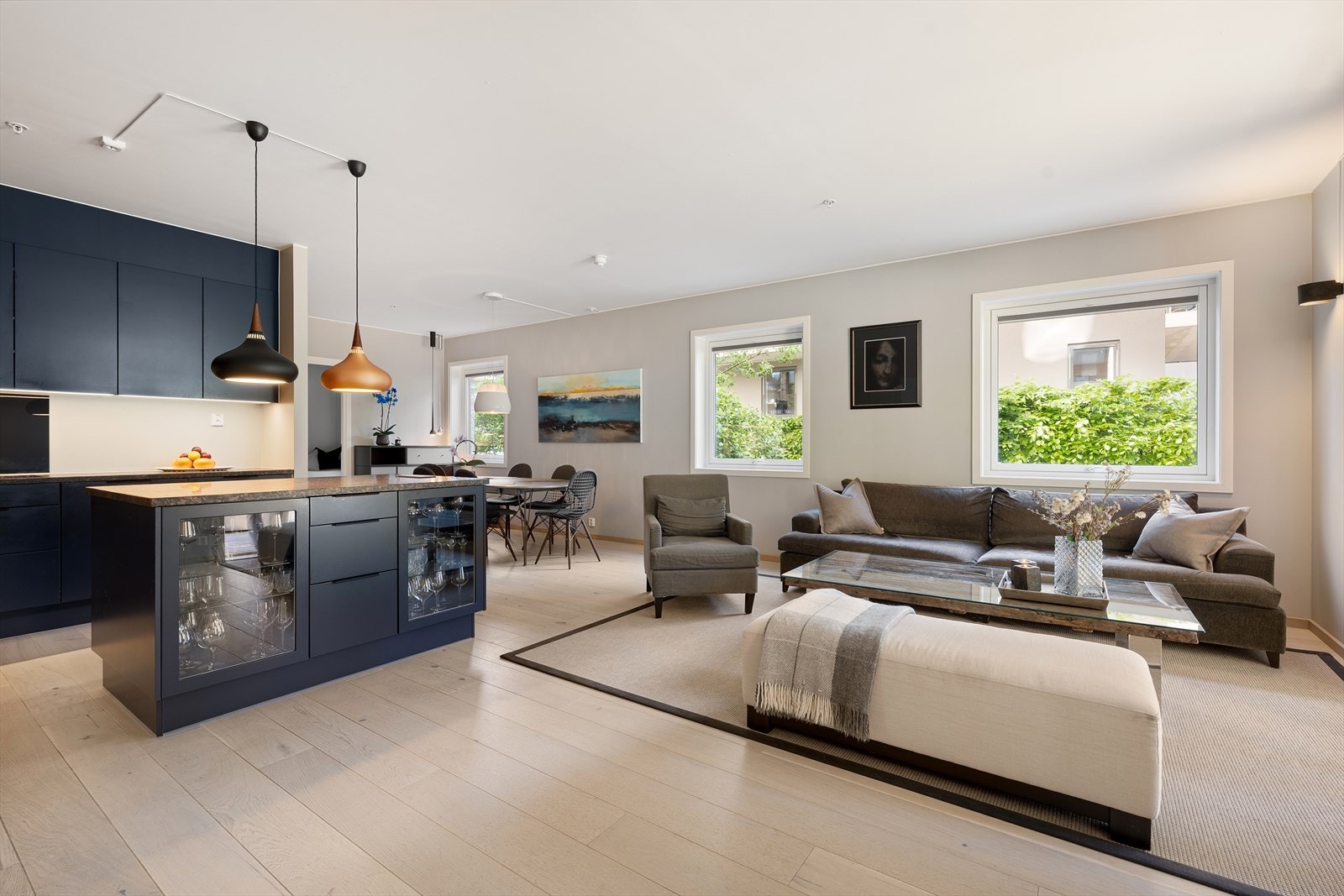 En lys og lekker 4-roms hjørneleilighet med høy standard i et moderne bygg fra 2020 Galleribilde